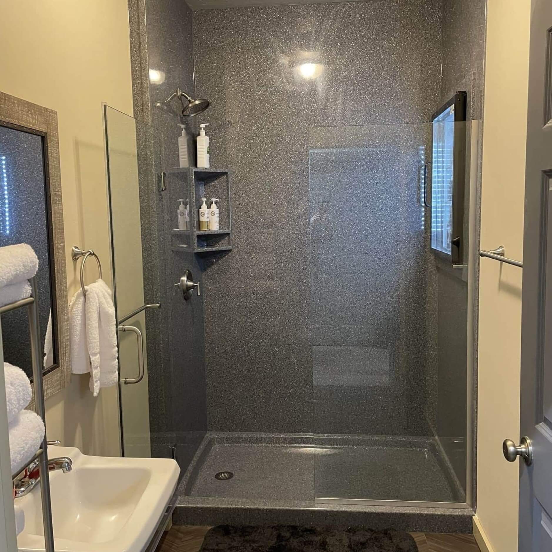 Bed & Beer Kinkaider Brewing Co.